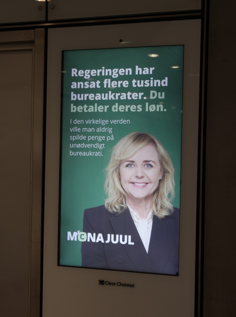 Regeringen har ansat flere tusind bureaukrater. Du betaler deres løn.